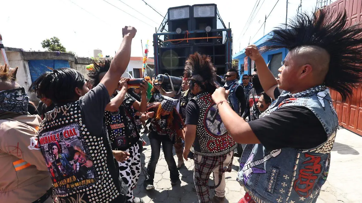 carnaval punk resurrección