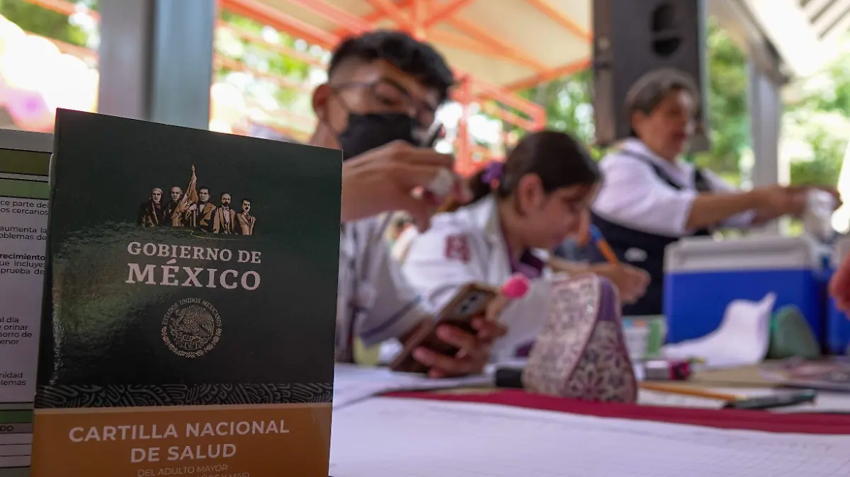 Ante el llamado por el rebrote de sarampión, la Secretaría de Salud de Puebla orienta a madres y padres para recuperar la cartilla de vacunación