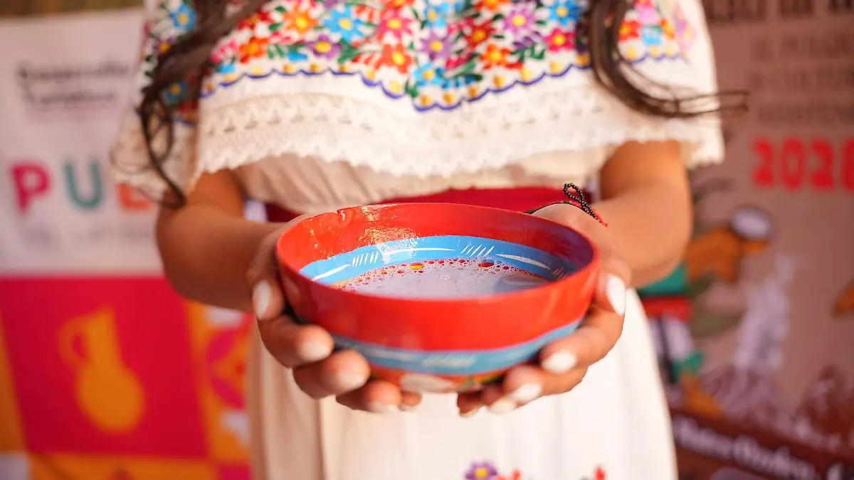 La feria se ha convertido en un espacio para disfrutar del trabajo de los tlachiqueros locales