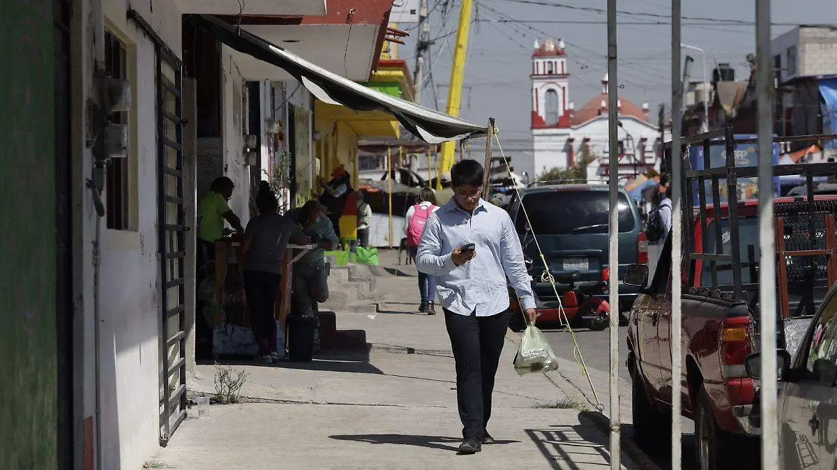 Sin permiso municipal, presidencia auxiliar de San Francisco Totimehuacan justificó la instalación del tianguis como prueba piloto