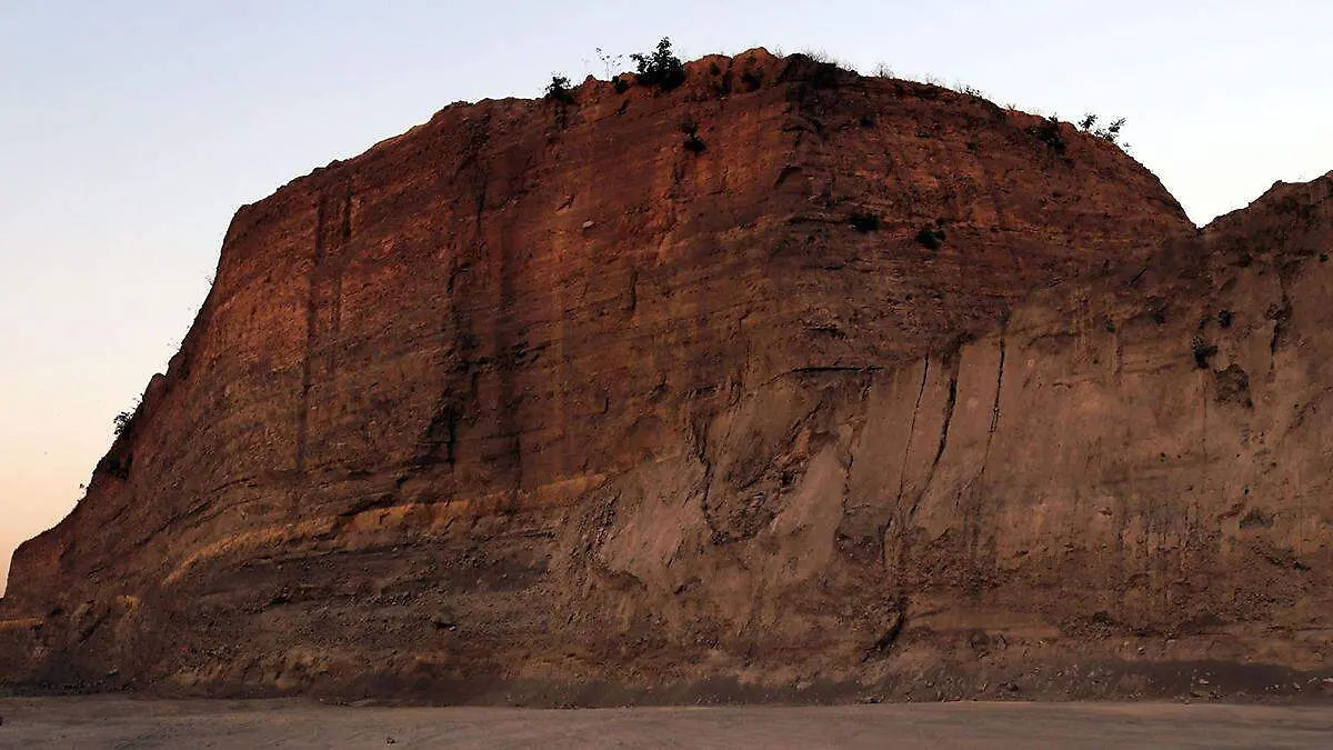 Génesis del Progreso extraerá 240 metros cúbicos de arena, grava y roca usando cuatro retroexcavadoras