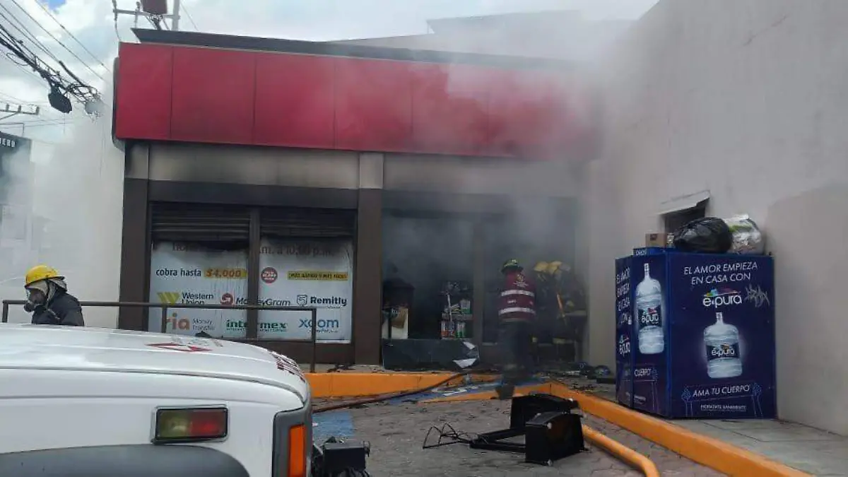 incendio en oxxo puebla en reacción a muerte de El Mencho en Jalisco