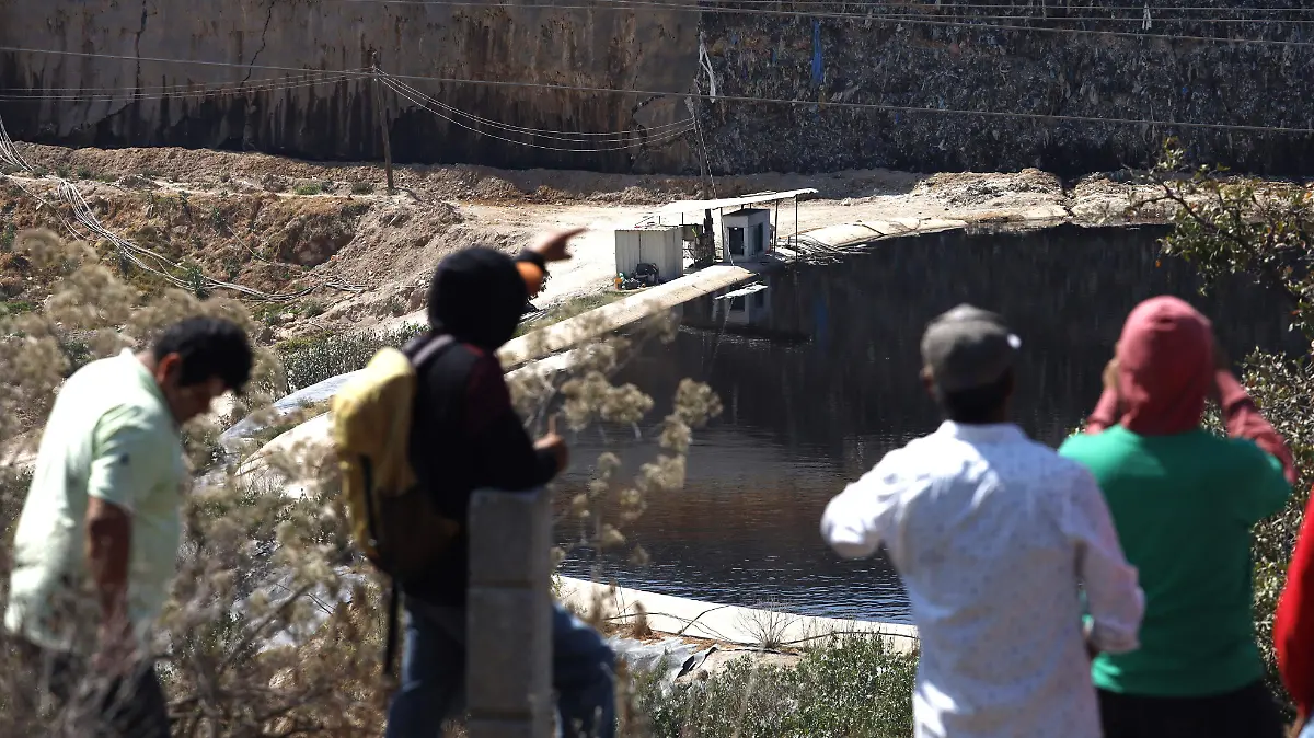 HABITANTES SANTO TOMAS CHAUTLA-RELLENO SANITARIO CHILTEPEQUE ERIKG 030226 035.jpg