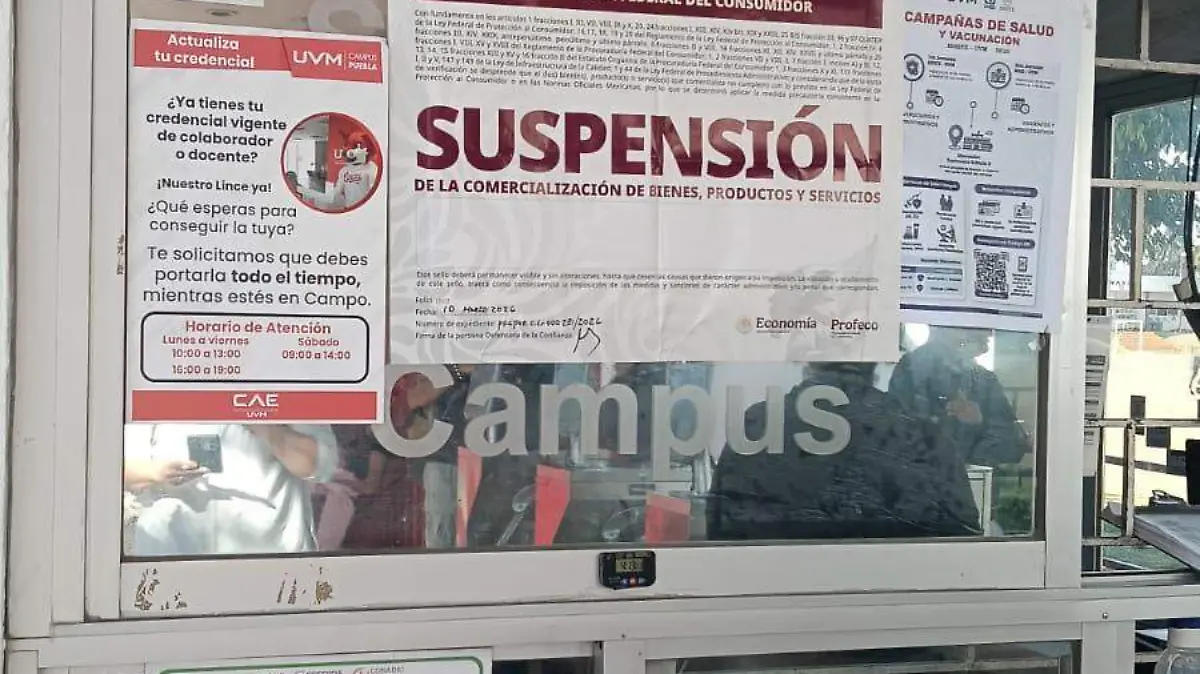 Después de una denuncia ciudadana, la PROFECO impone una suspensión de comercialización a la UVM en Puebla.