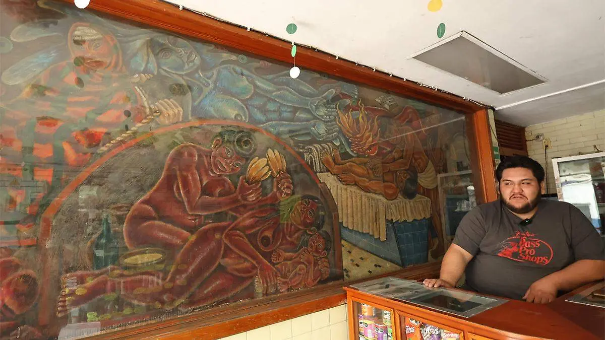 Un grandioso mural da la bienvenida a los clientes y refleja el pensamiento de su fundador, Alberto Papaqui.