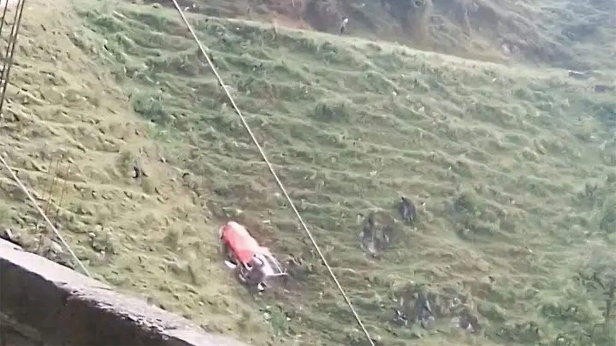 El edil municipal, Guillermo Abasolo Romaña, explicó que, tras el accidente, se requirió una ambulancia