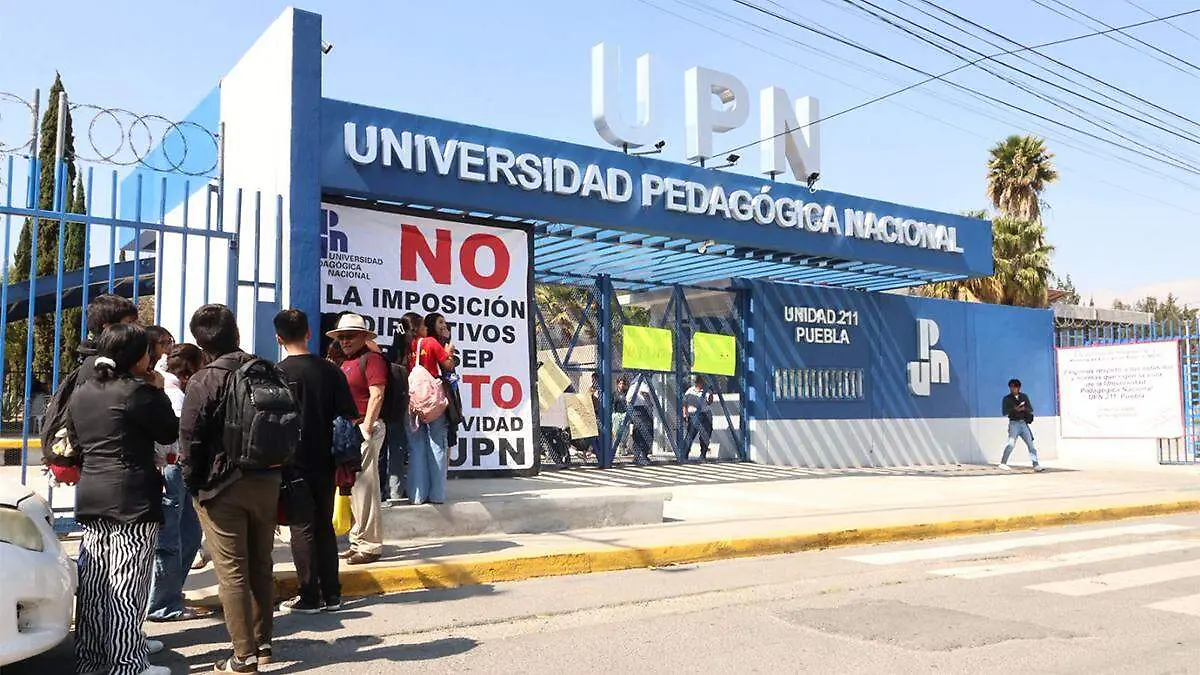 Los estudiantes se mostraron inconformes ante la remoción del exdirector y el nombramiento de una nueva autoridad