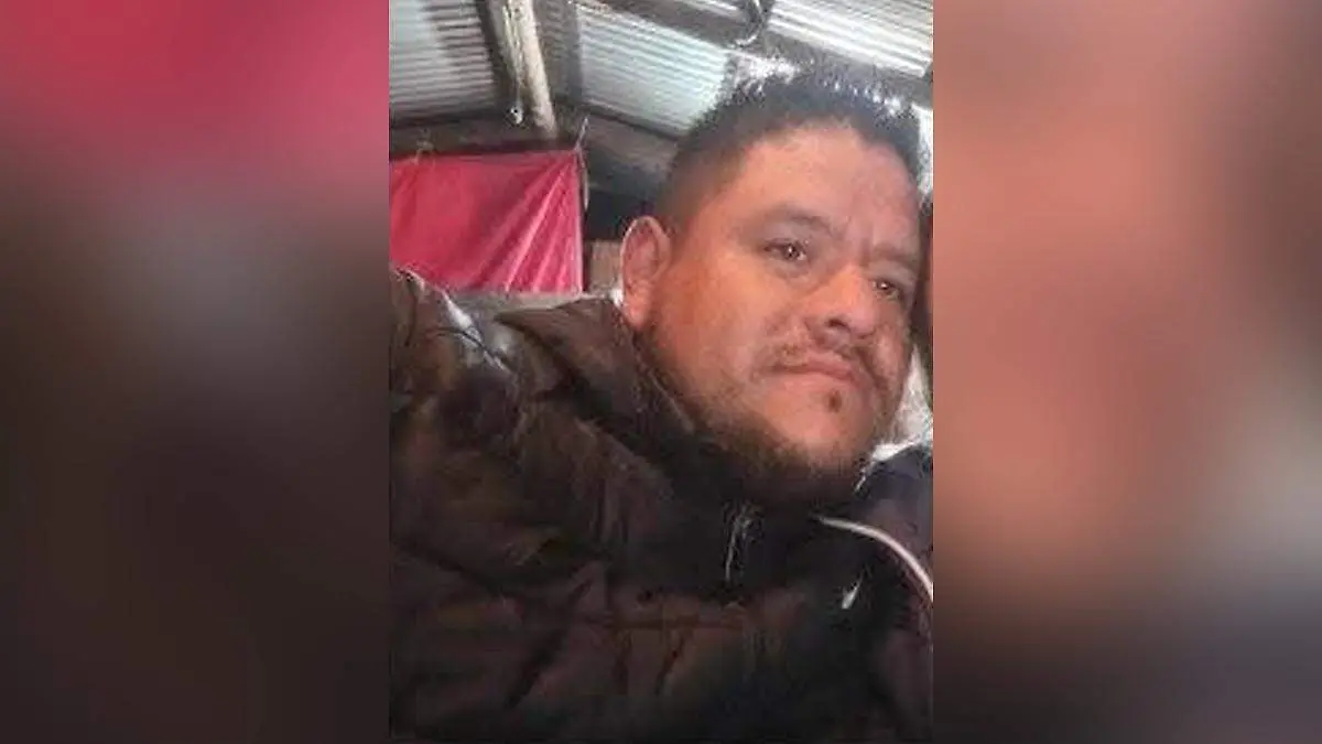 Jesús Valencia Soria mide aproximadamente 1.65 metros, es de complexión robusta y tez morena clara