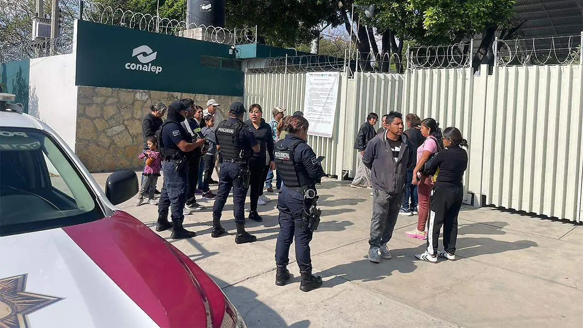 De acuerdo con lo expuesto, la decisión de despedir al docente fue tomada desde la ciudad de Puebla