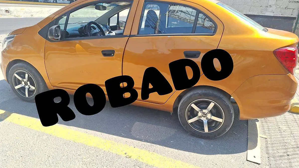 Añadió que al ver lo ocurrido buscó a los cuidadores de coches, pero no obtuvo información