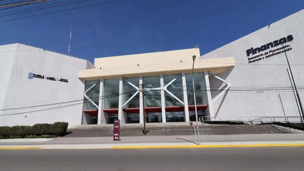 El gobierno estatal suspenderá atención presencial jueves y viernes, mientras que el ayuntamiento mantendrá abiertos algunos módulos de cobro