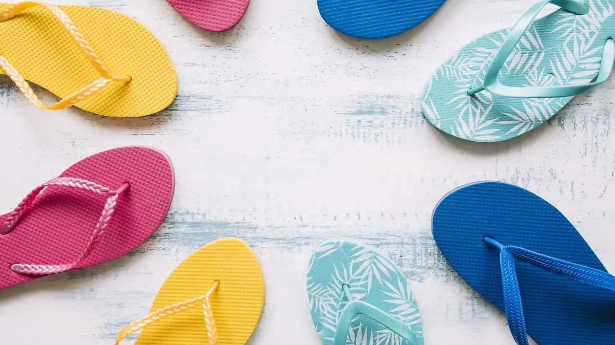 La campaña Chanclatón busca recolectar calzado de baño para personas que lo requieren en Puebla