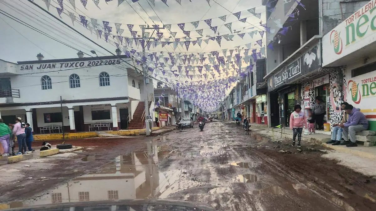 calles sin pavimentar en San Juan Tuxco