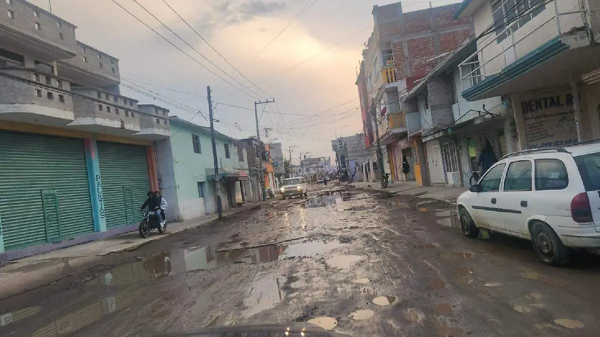 calles sin pavimentar en San Juan Tuxco