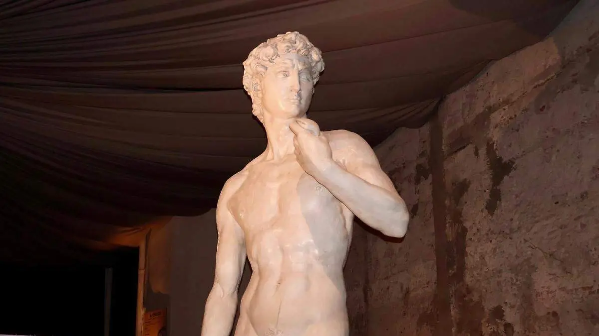 El legado de Miguel Ángel se presenta en Puebla a través de una exposición que combina historia, arte y recreación.