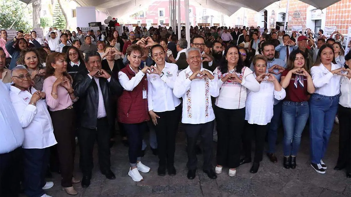 Ayala también puso especial énfasis en el papel que desempeña la educación como uno de los pilares del desarrollo