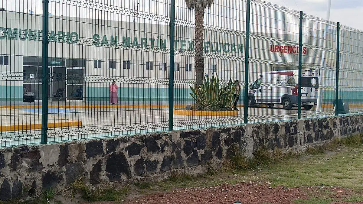 Mientras que personal de la Secretaría de Marina reforzó la seguridad en espera de peritos de la Fiscalía General del Estado