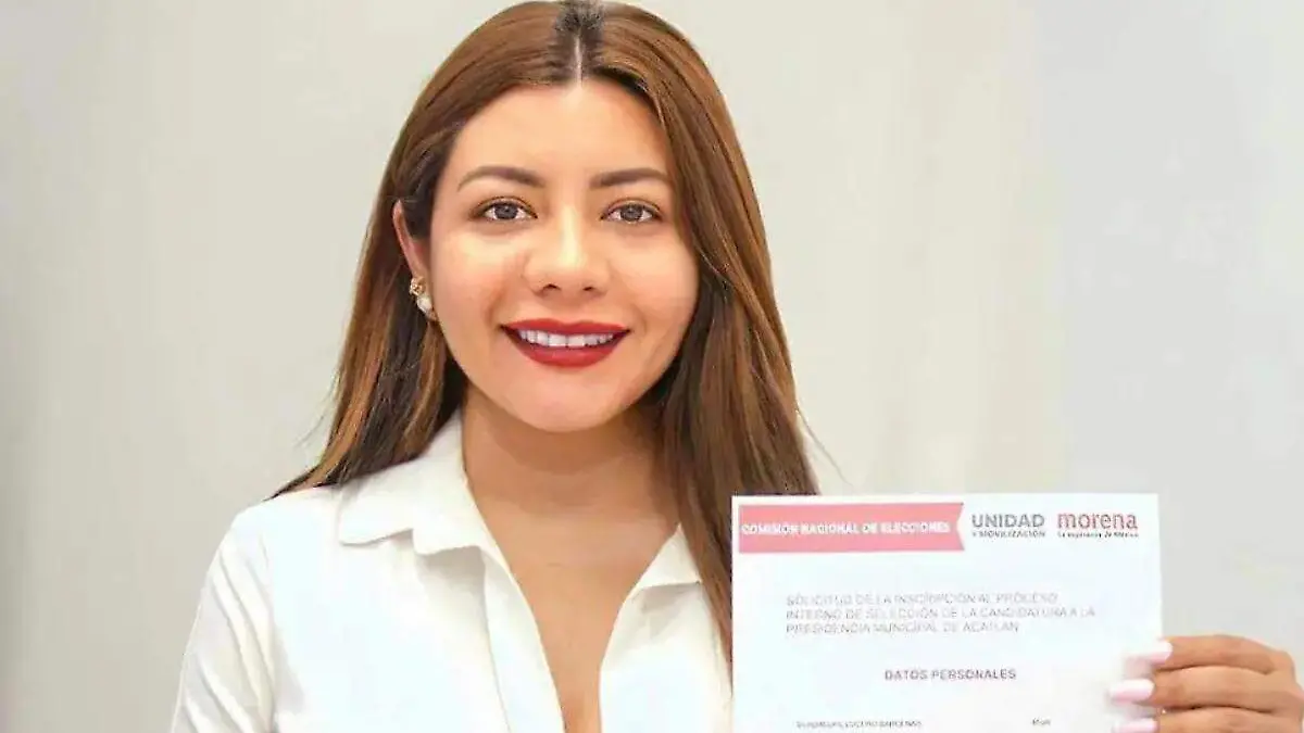 Lupita Barcenas alcaldesa de Acatlan