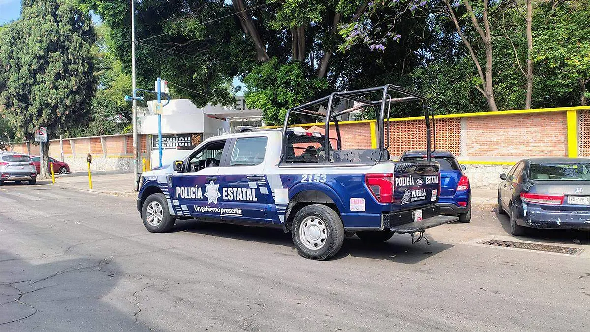 La mañana de este 22 de abril se registró la presencia de policías en las inmediaciones de la institución educativa
