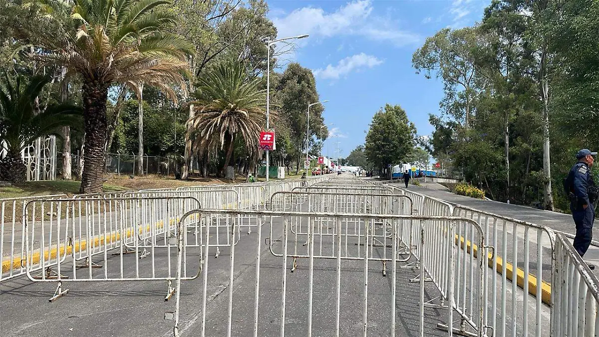 Hasta las 1400 horas, no más de 100 personas esperaban para ingresar al concierto de la banda estadounidense
