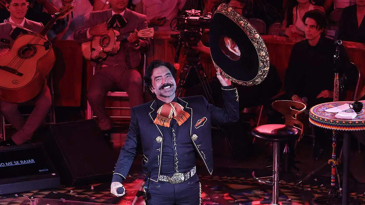 Alejandro Fernández expresó su emoción por celebrar un año más de vida en Puebla