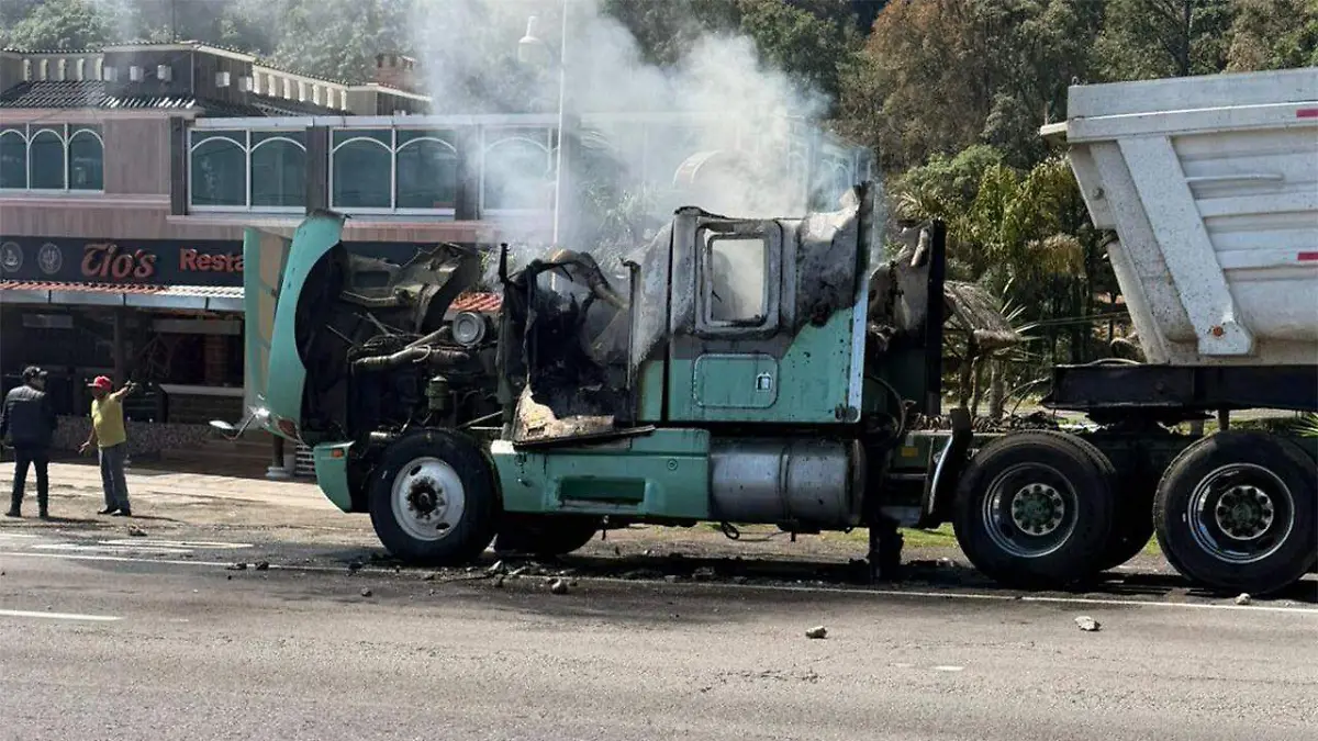 Los sujetos realizaron varios disparos de arma de fuego al aire