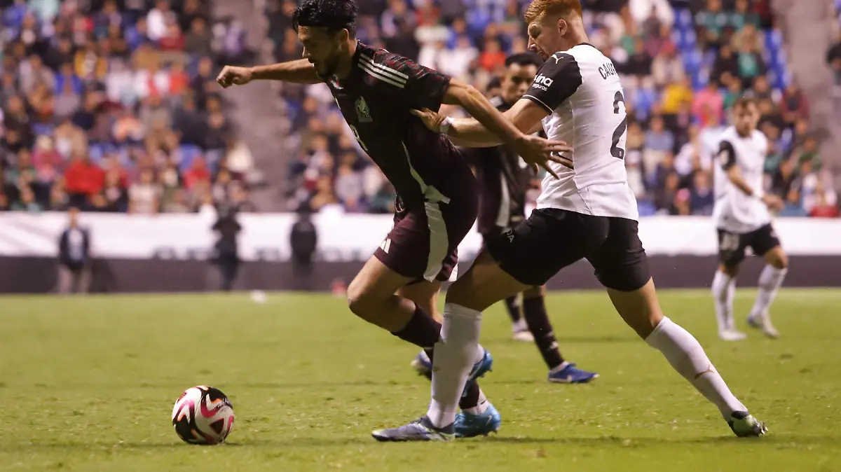 MEXICO VS VALENCIA DANIELC 121024 053
