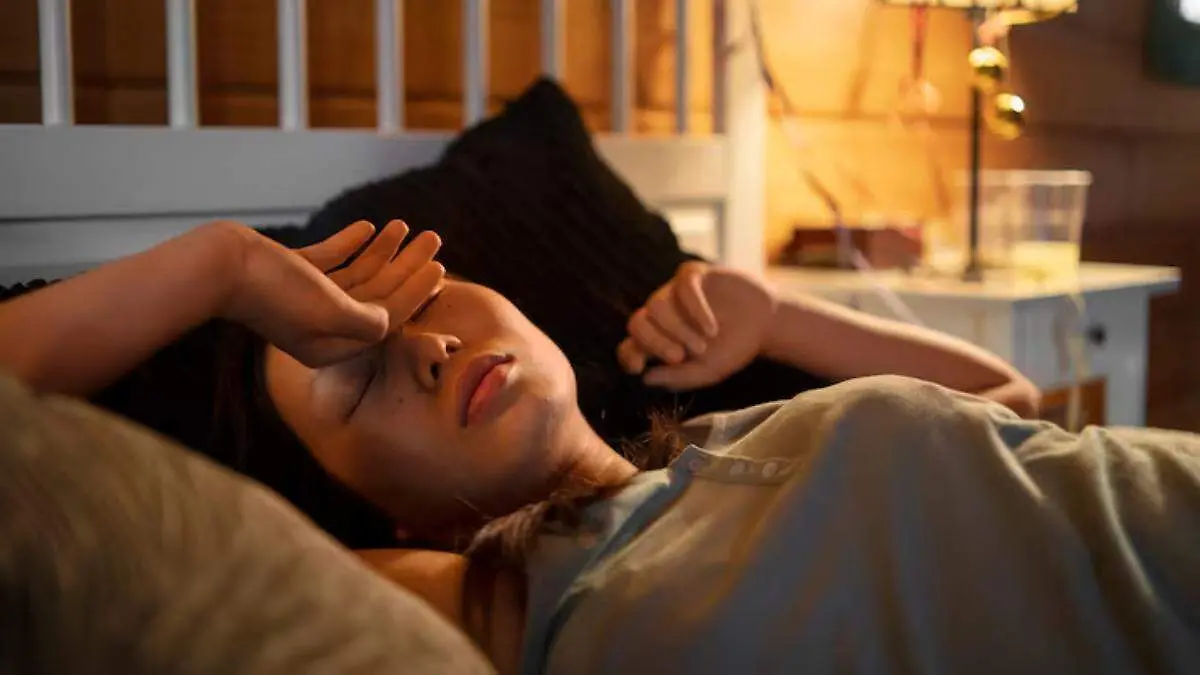 El cuerpo necesita enfriarse para dormir, pero el calor lo dificulta.