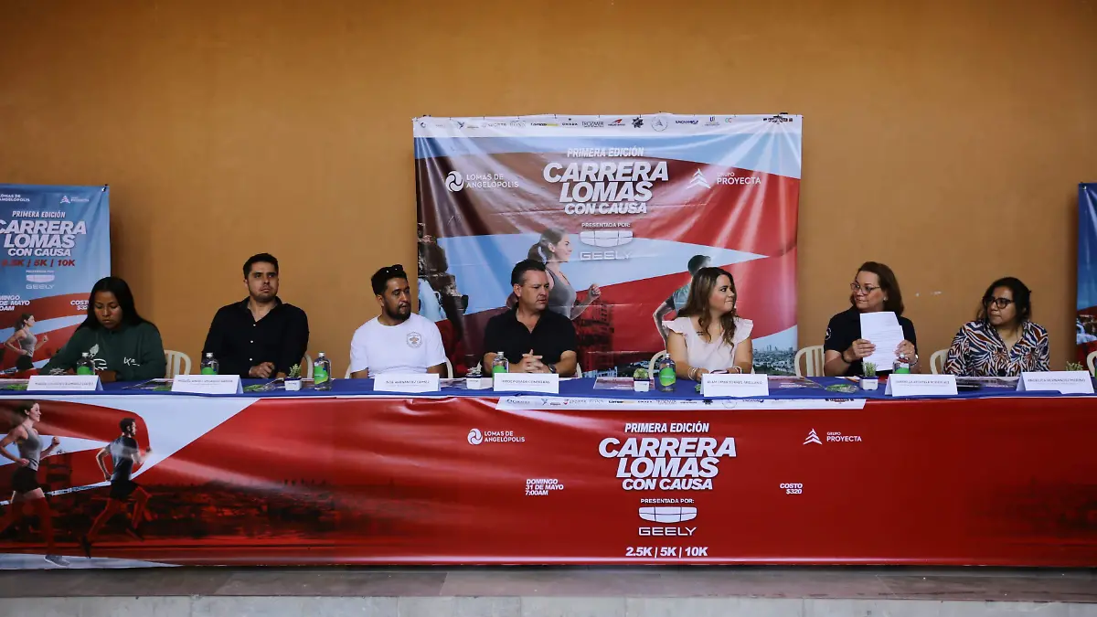 Presentan la primera
