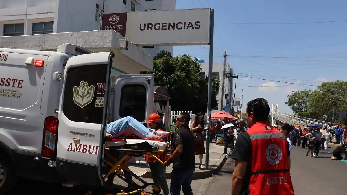 El ISSSTEP pidió a la población derechohabiente anticipar sus traslados debido al cambio temporal en el acceso a urgencias por trabajos de construcción.