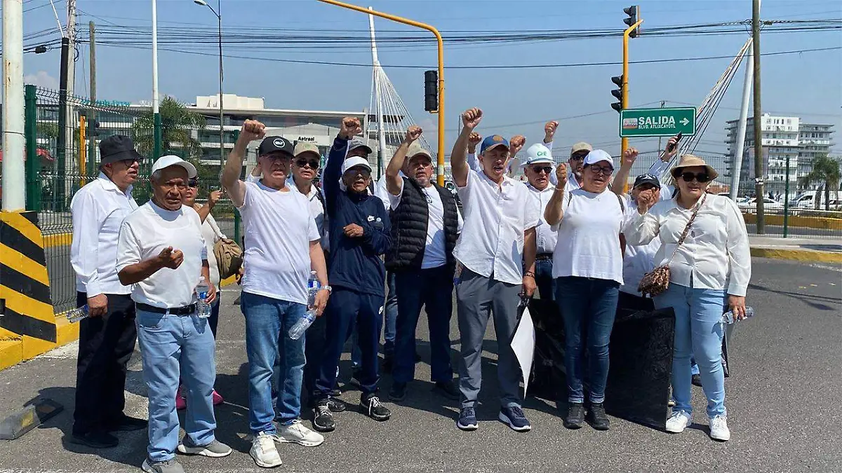 Esto repercute en cuestiones que tienen que pagar como gastos médicos, despensa y compromisos financieros