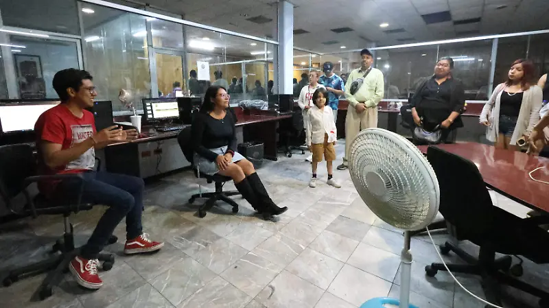 Reporteros explicaron parte de su labor diaria 