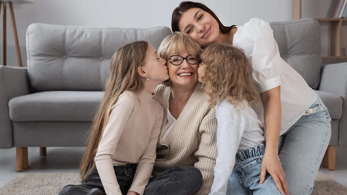 La presencia de las madres influiría en la evolución de especies longevas, según un modelo científico publicado en 2024.