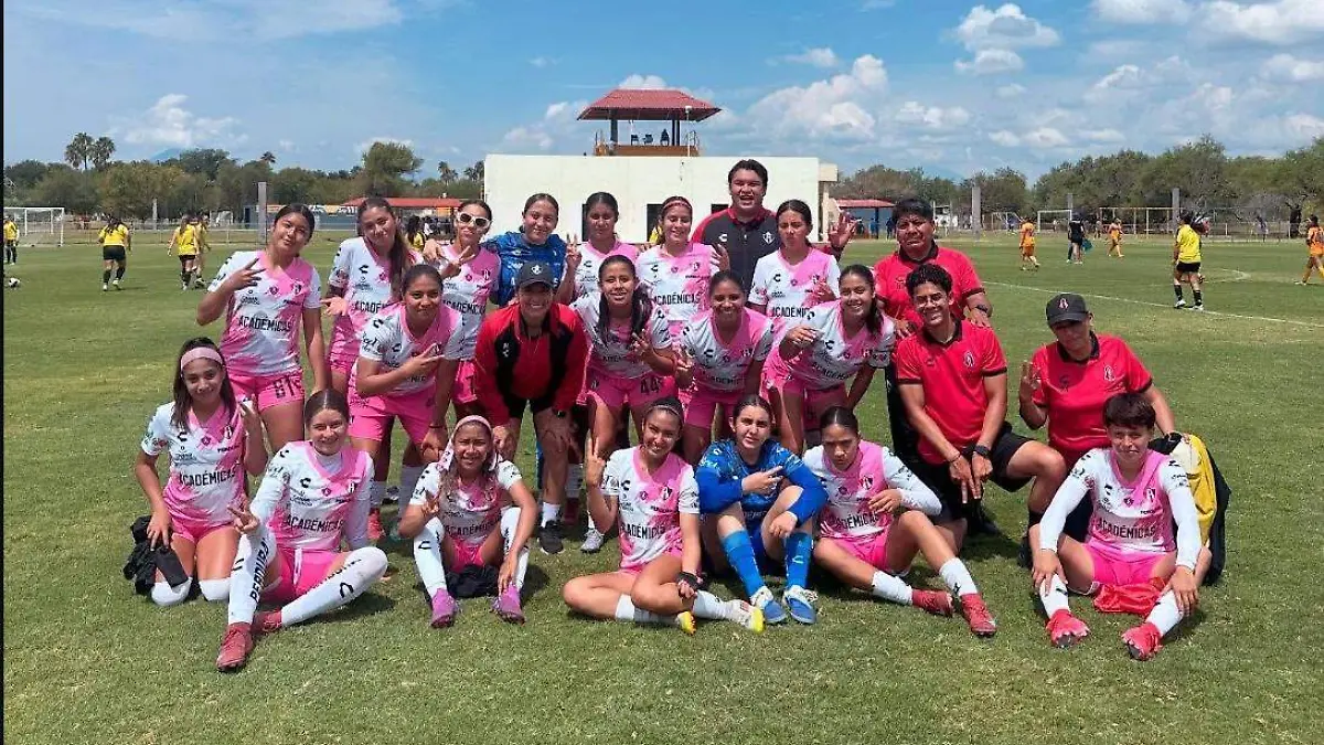 Mirelle Arciniega y las académicas