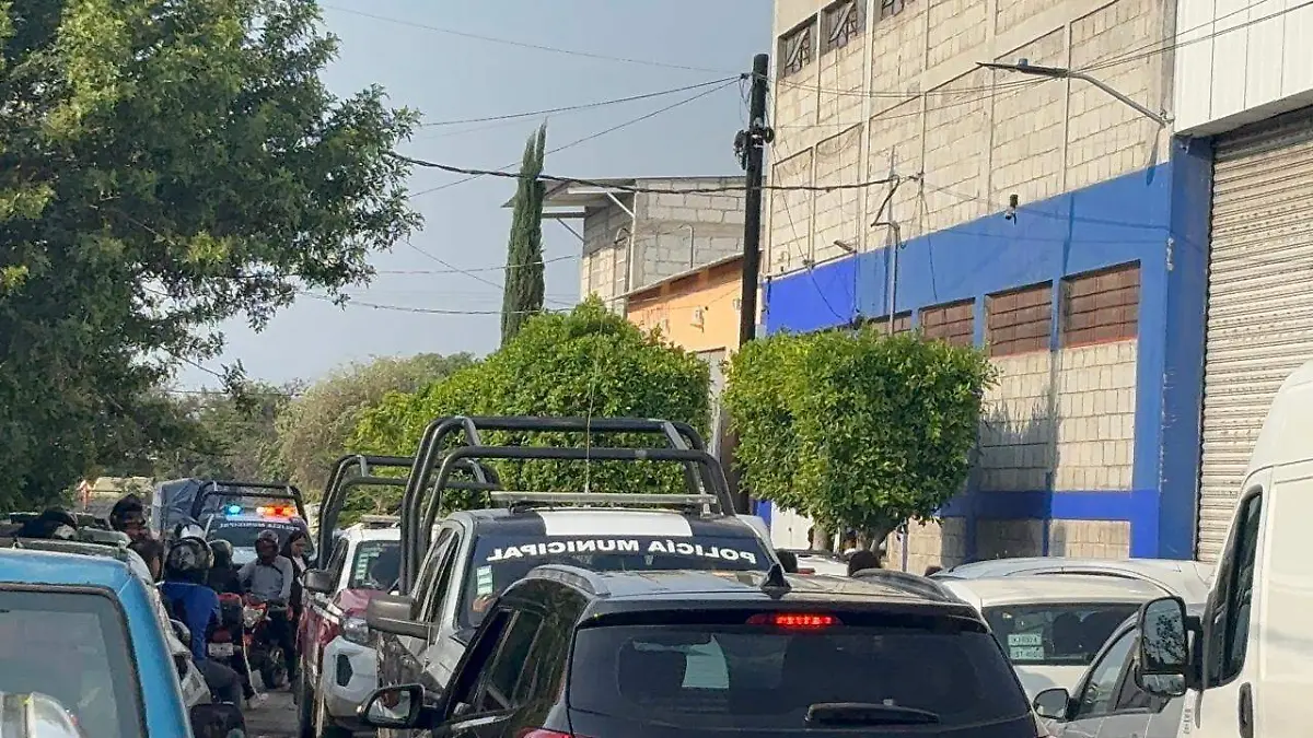 Los delincuentes exigieron a una trabajadora la entrega del dinero en efectivo que tenían en las oficinas