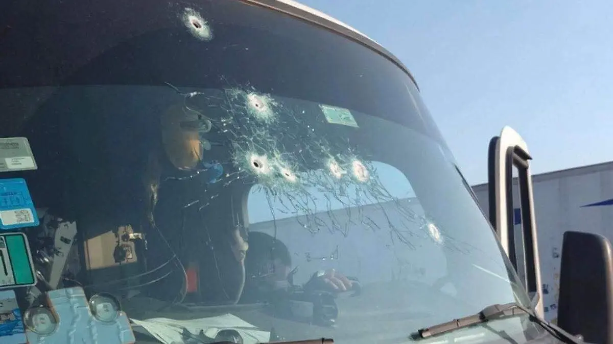 Al sitio acudieron elementos de la Guardia Nacional (GN) División Carreteras y cuerpos de seguridad