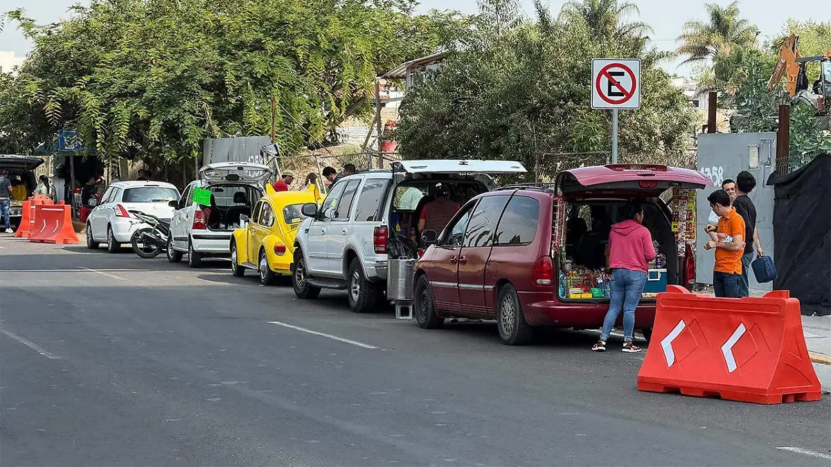 Los comerciantes informales también han encontrado formas de evadir a la autoridad