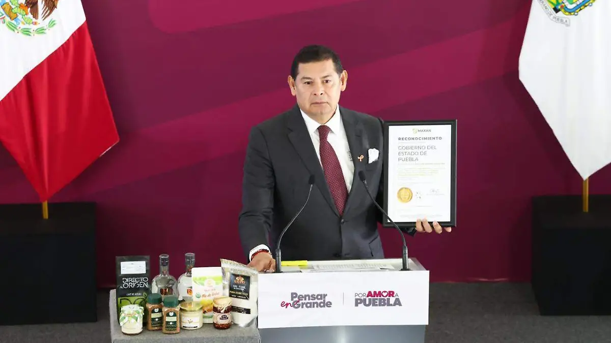 El gobernador, Alejandro Armenta Mier, insistió en que la recolección de basura es responsabilidad de los ayuntamientos