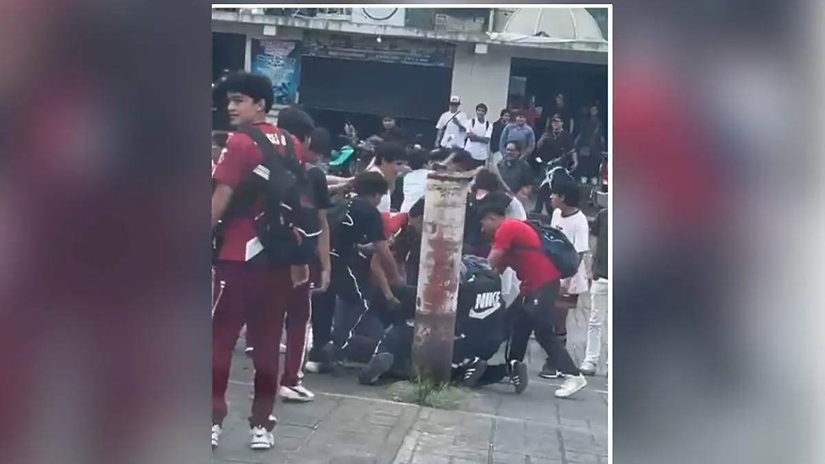 alumnos pelea 