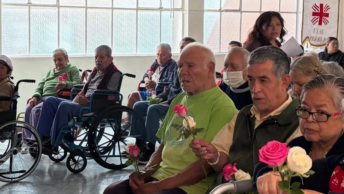 Cada donativo, cada voluntario y cada gesto de apoyo pueden hacer la diferencia en la vida de los adultos mayores que reciben atención en Cáritas Puebla.