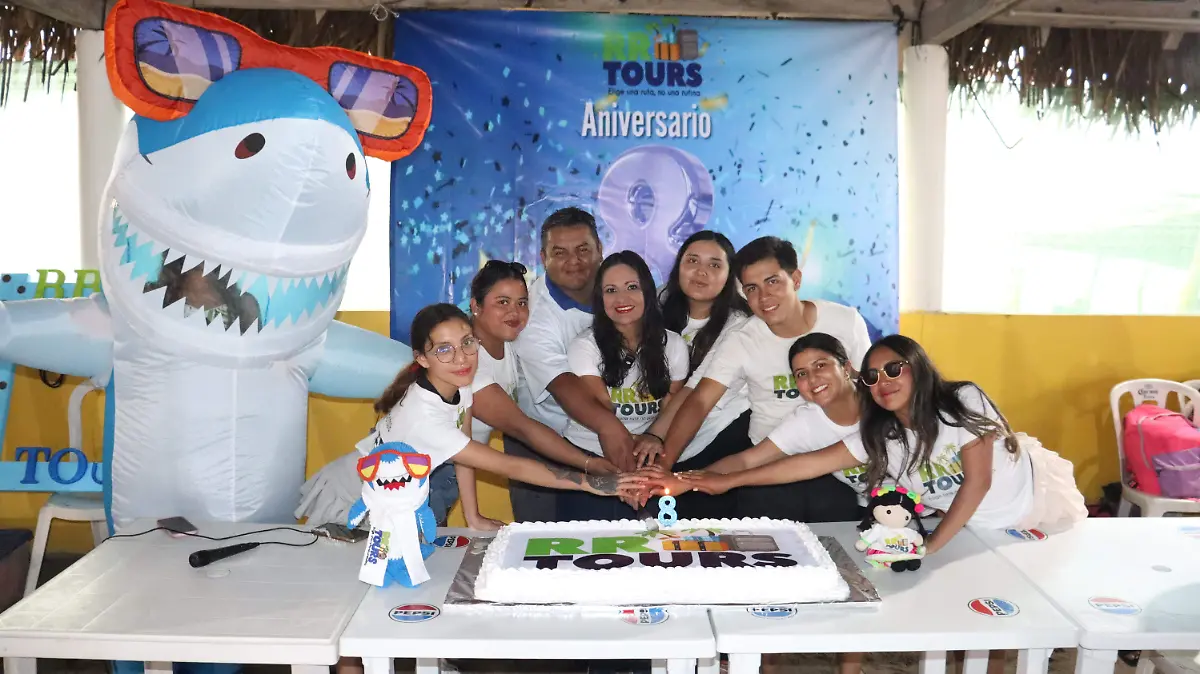 1.-Mitz, Michel, Manuel Rocio, Citlali, Ichiro, Laura, Yaired