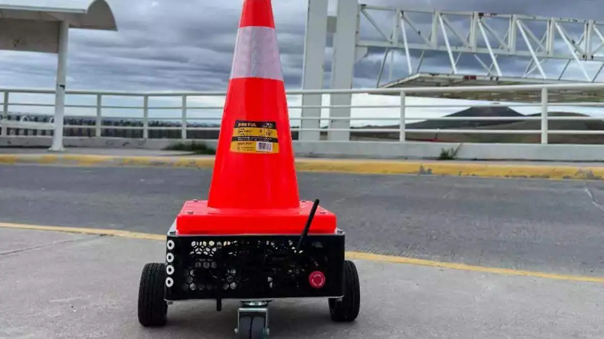 El sistema fue diseñado para reforzar la seguridad de conductores, peatones y personal que realiza trabajos en zonas de alta circulación vehicular.