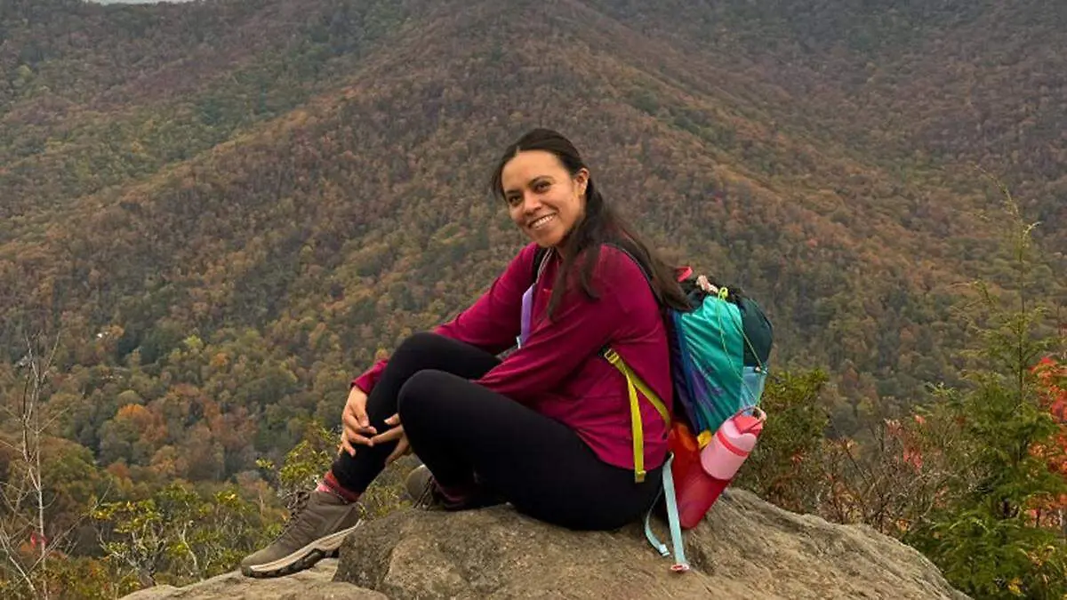Leslie tiene 27 años y reconoce que desde antes de graduarse sentía curiosidad por conocer otros lugares