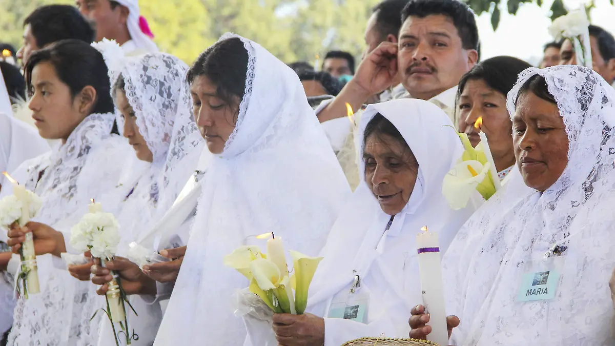 Con libreta, Biblia y algunos documentos básicos, se invita a adultos a integrarse a su catecismo para iniciar la preparación hacia la Primera Comunión y otros sacramentos