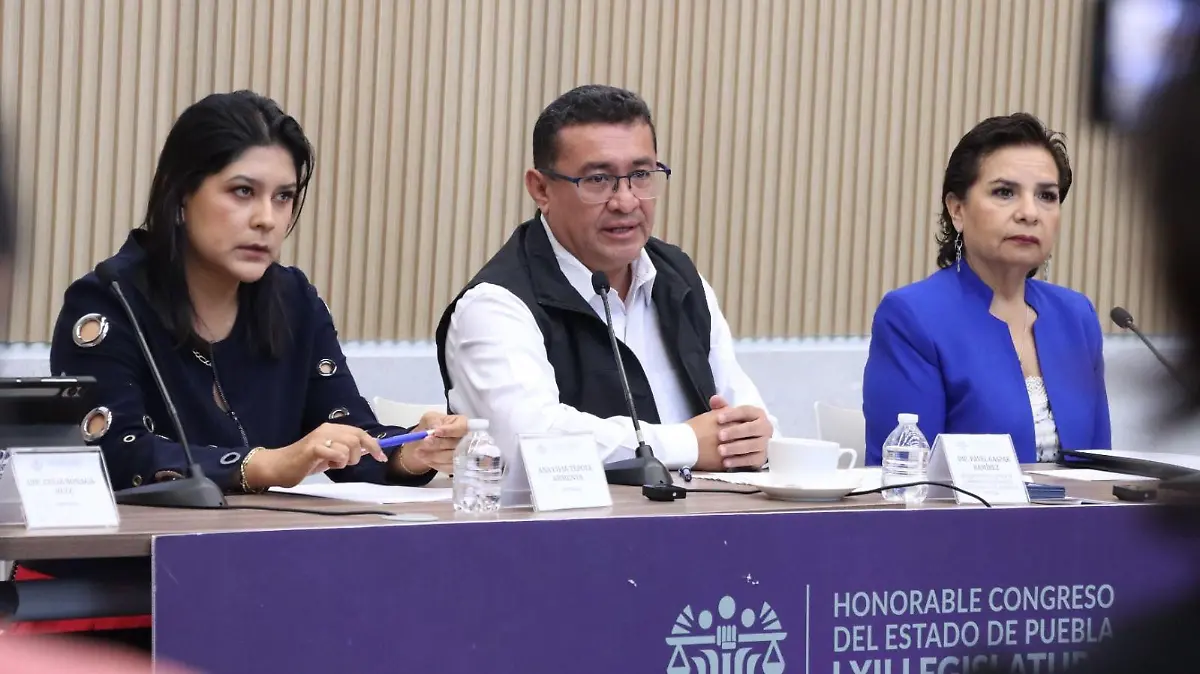 pavel gaspar en rueda de prensa