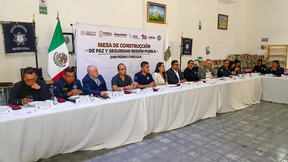 La reunión también contó con la presencia de autoridades municipales de Amozoc, Coronango, Cuautlancingo, Puebla y San Andrés Cholula