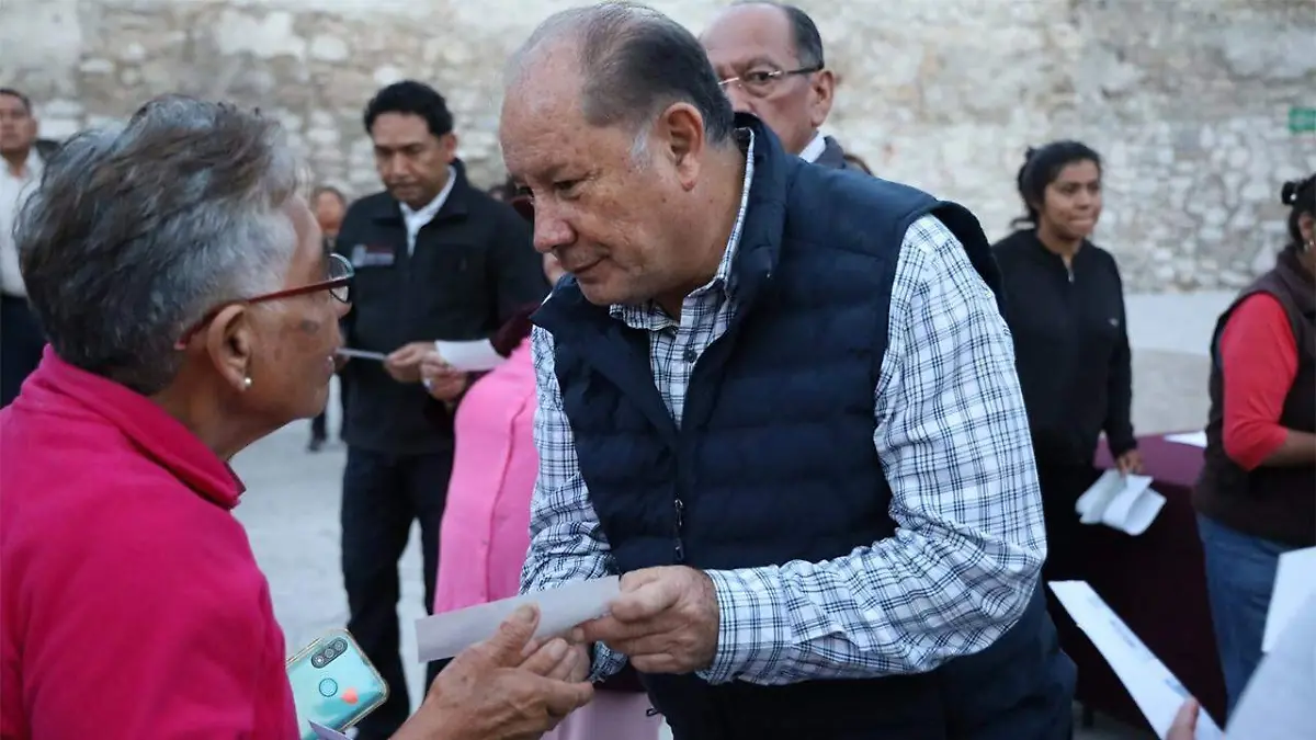 El Ayuntamiento de Tepeaca emprendió trabajos para reparar uno de los inmuebles que resultó afectado por la explosión