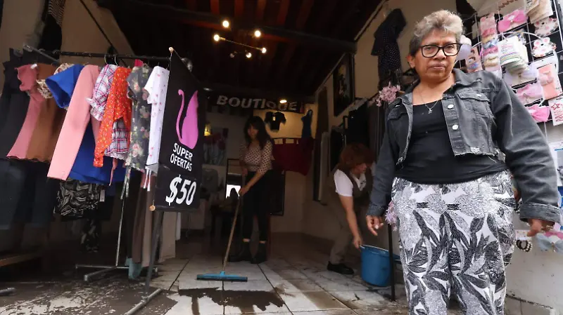 Sin ayuda locatarios tras afectaciones por lluvia