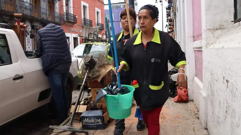 Sin ayuda locatarios tras afectaciones por lluvia.
