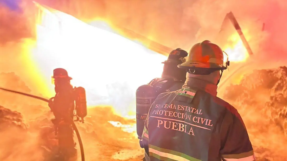 El inmueble era utilizado para guardar material reciclable, principalmente borra, algodón y diversos residuos susceptibles de combustión